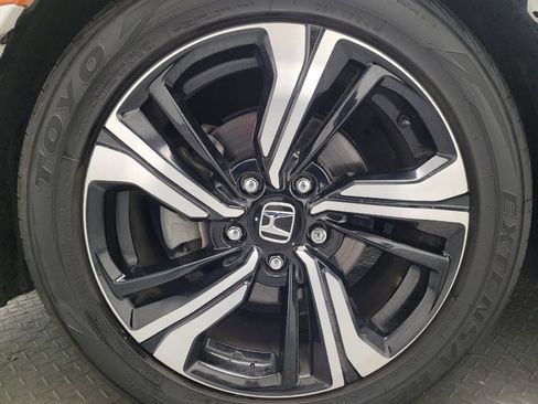 Used 2018 Honda Civic Touring image 31