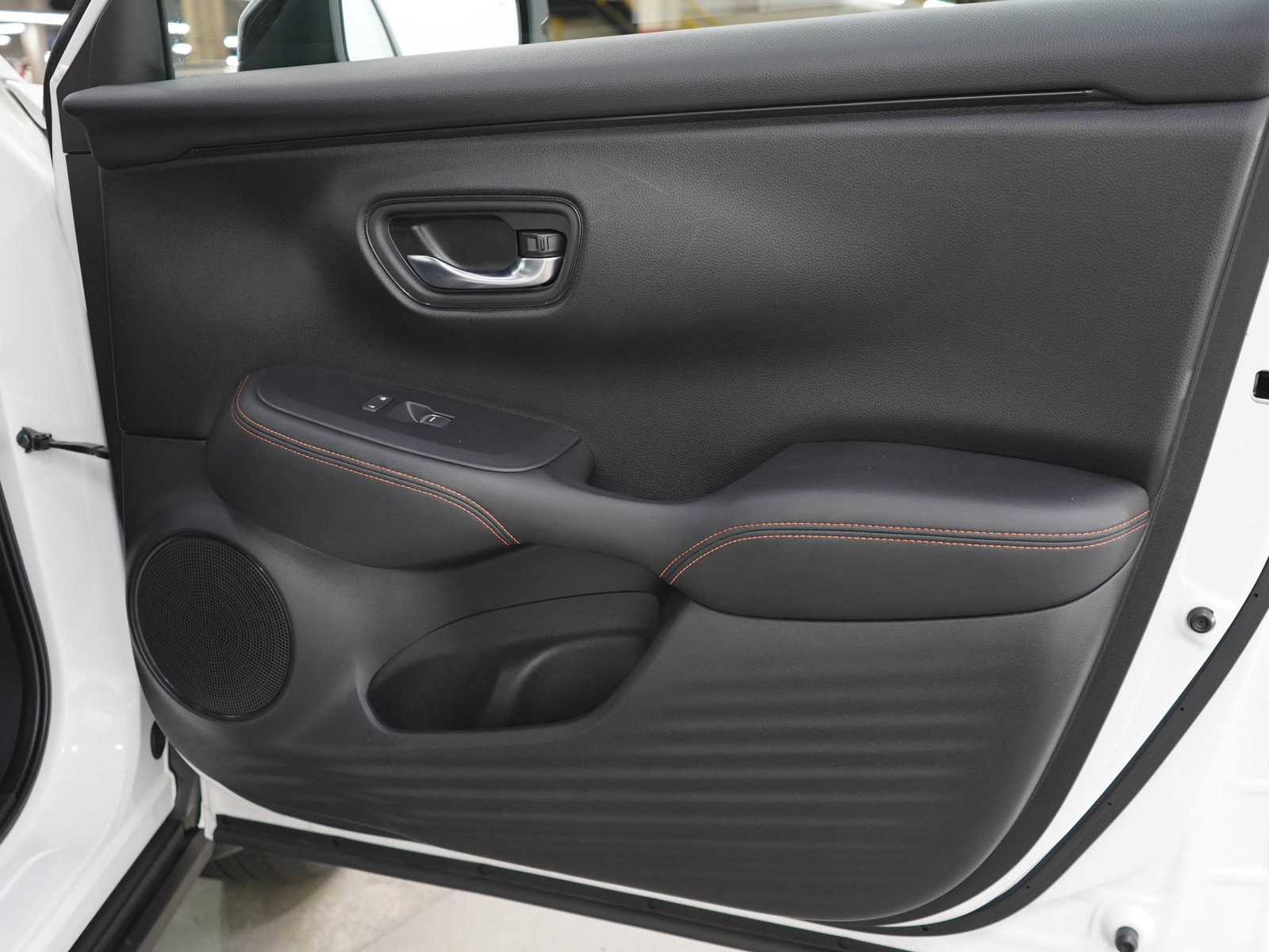Used 2024 Honda HR-V Sport image 9