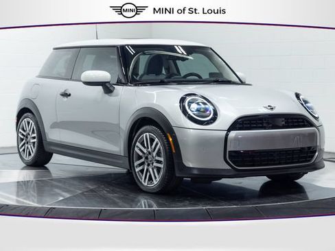 Used 2026 MINI Cooper 2-Door Hardtop FWD image 1