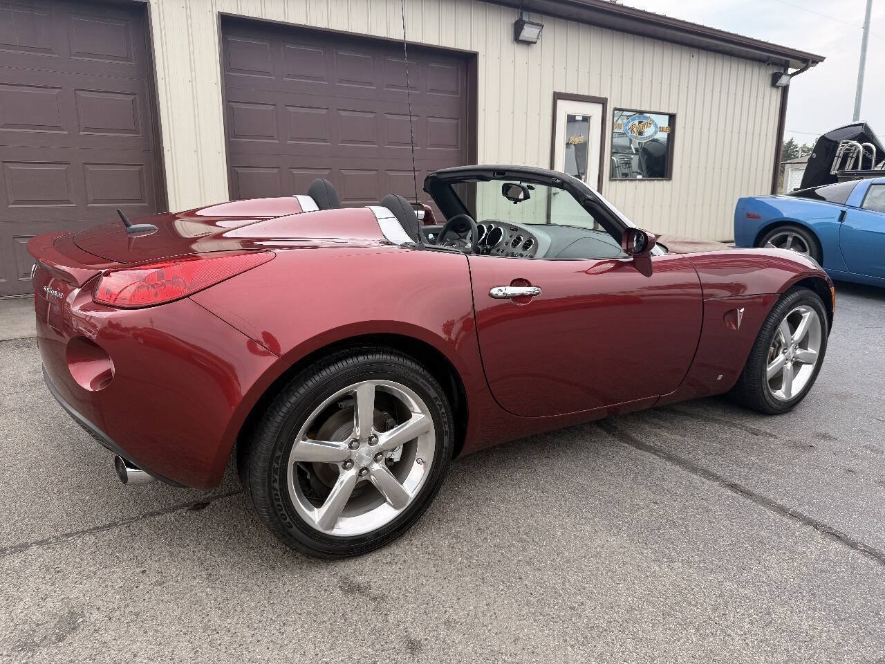 Used 2009 Pontiac Solstice Convertible w/ Preferred Package RWD image 19