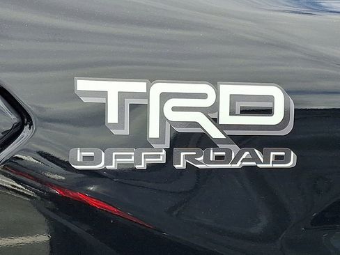 Used 2024 Toyota Tacoma TRD Off-Road w/ TRD Off Road Upgrade Package AWD/4WD image 9