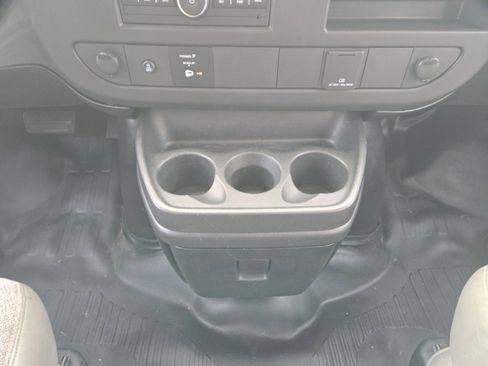 Used 2015 Chevrolet Express 2500 RWD image 19