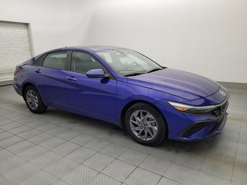 Used 2024 Hyundai Elantra SEL image 11
