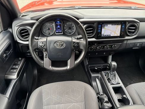 Used 2017 Toyota Tacoma TRD Sport w/ Tow Package (A/T) AWD/4WD image 23