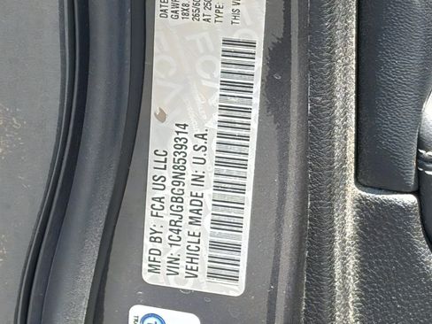 Used 2022 Jeep Grand Cherokee Limited w/ Luxury Tech Group II RWD image 28