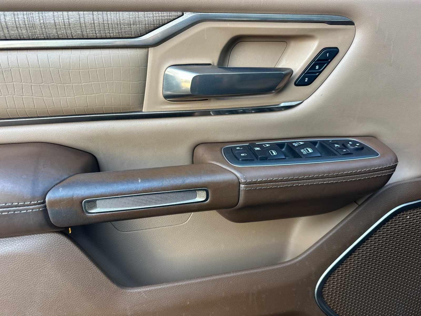 Used 2019 RAM 1500 Limited AWD/4WD image 11