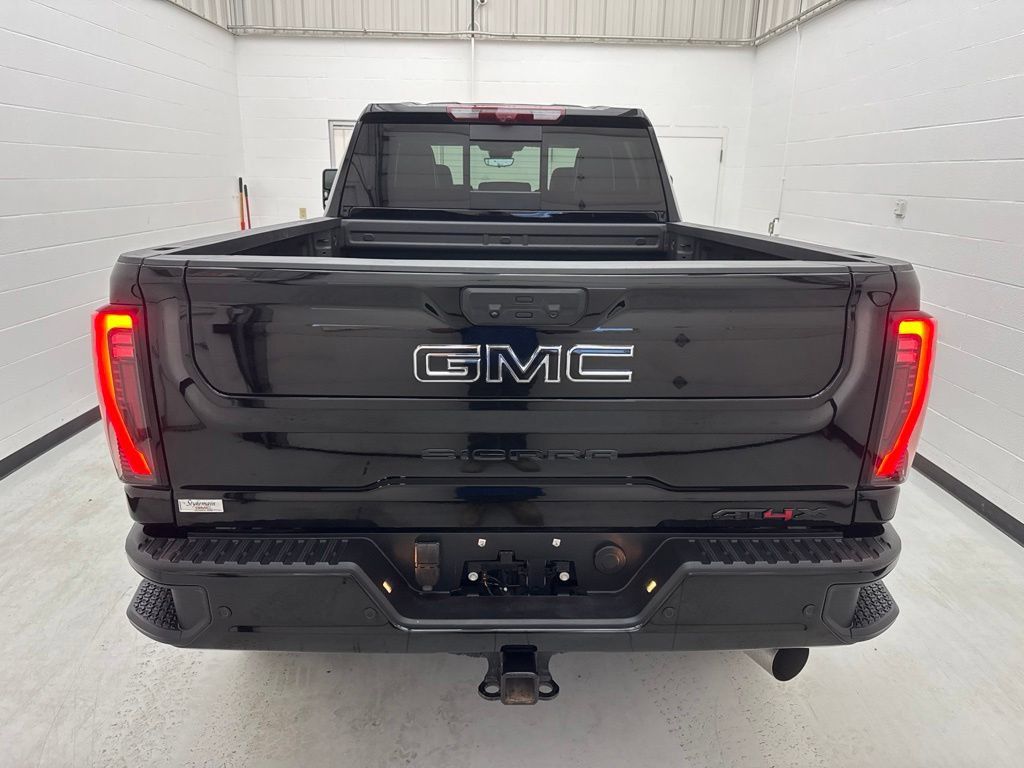 Used 2026 GMC Sierra 2500 AT4X w/ LPO, Black Badging Package AWD/4WD image 5
