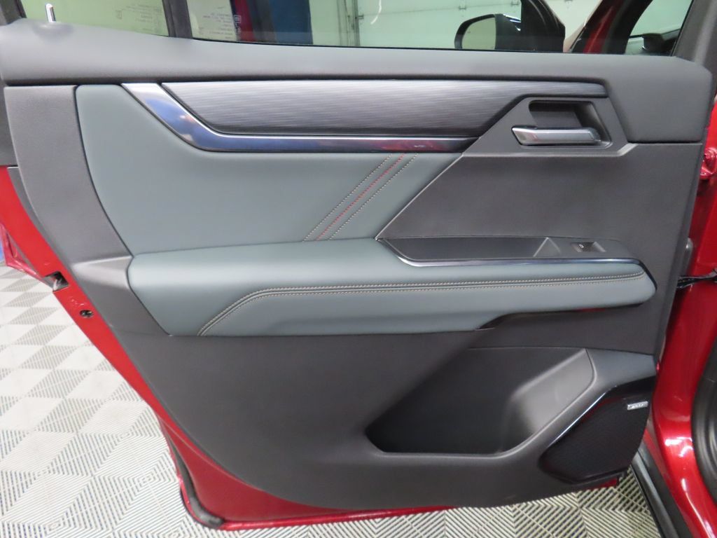 Used 2026 GMC Acadia AT4 w/ LPO, Floor Liner Package AWD/4WD image 66