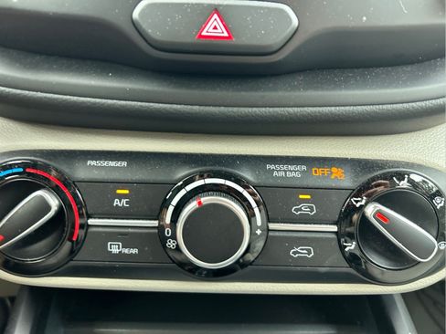 Used 2024 Kia Soul LX w/ Option Group 015 FWD image 30