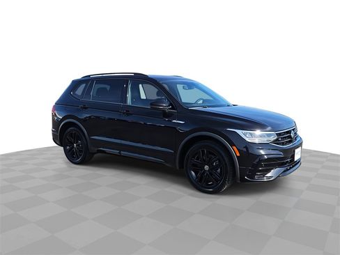 Used 2022 Volkswagen Tiguan SE R-Line image 2