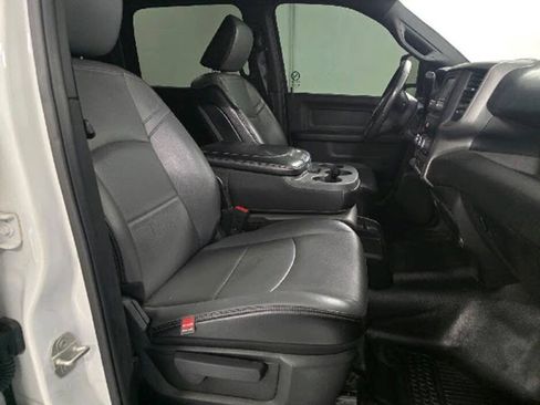 Used 2024 RAM 2500 Tradesman w/ Chrome Appearance Group AWD/4WD image 19