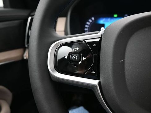 New 2026 Volvo XC90 B6 Plus w/ Protection Package Premier AWD/4WD image 27
