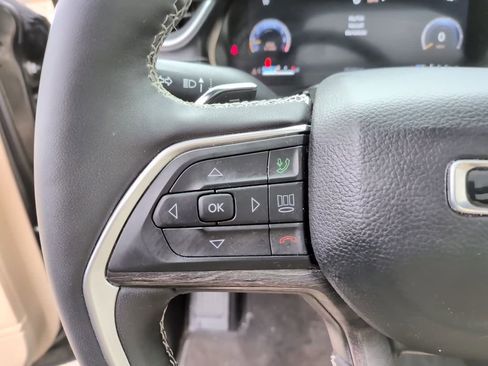 Certified 2025 Jeep Grand Cherokee L Limited w/ Luxury Tech Group II AWD/4WD image 24