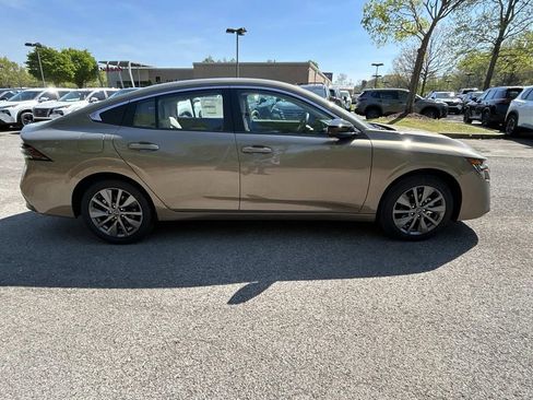 New 2026 Nissan Sentra SL w/ Floor Mat Package FWD image 8