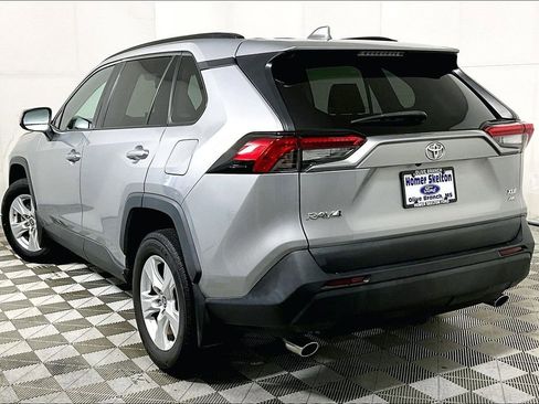 Used 2021 Toyota RAV4 XLE image 11