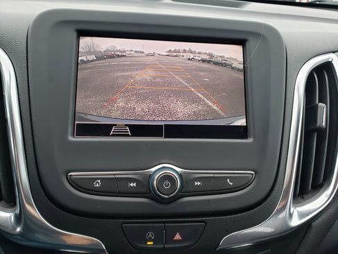 Used 2022 Chevrolet Equinox LT w/ Driver Convenience Package image 38