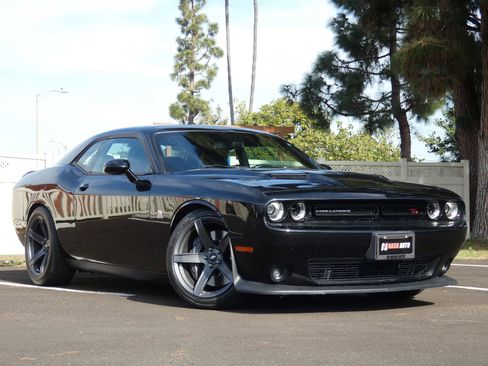 Used 2017 Dodge Challenger R/T Scat Pack w/ Dynamics Package image 5