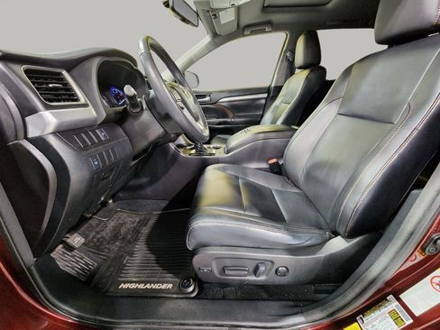 Used 2015 Toyota Highlander XLE image 13