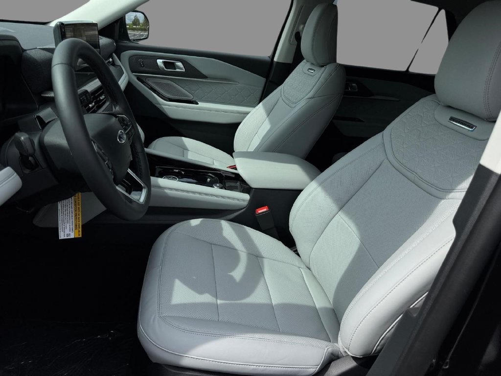 New 2026 Ford Explorer Platinum w/ LUX Leather Package AWD/4WD image 12