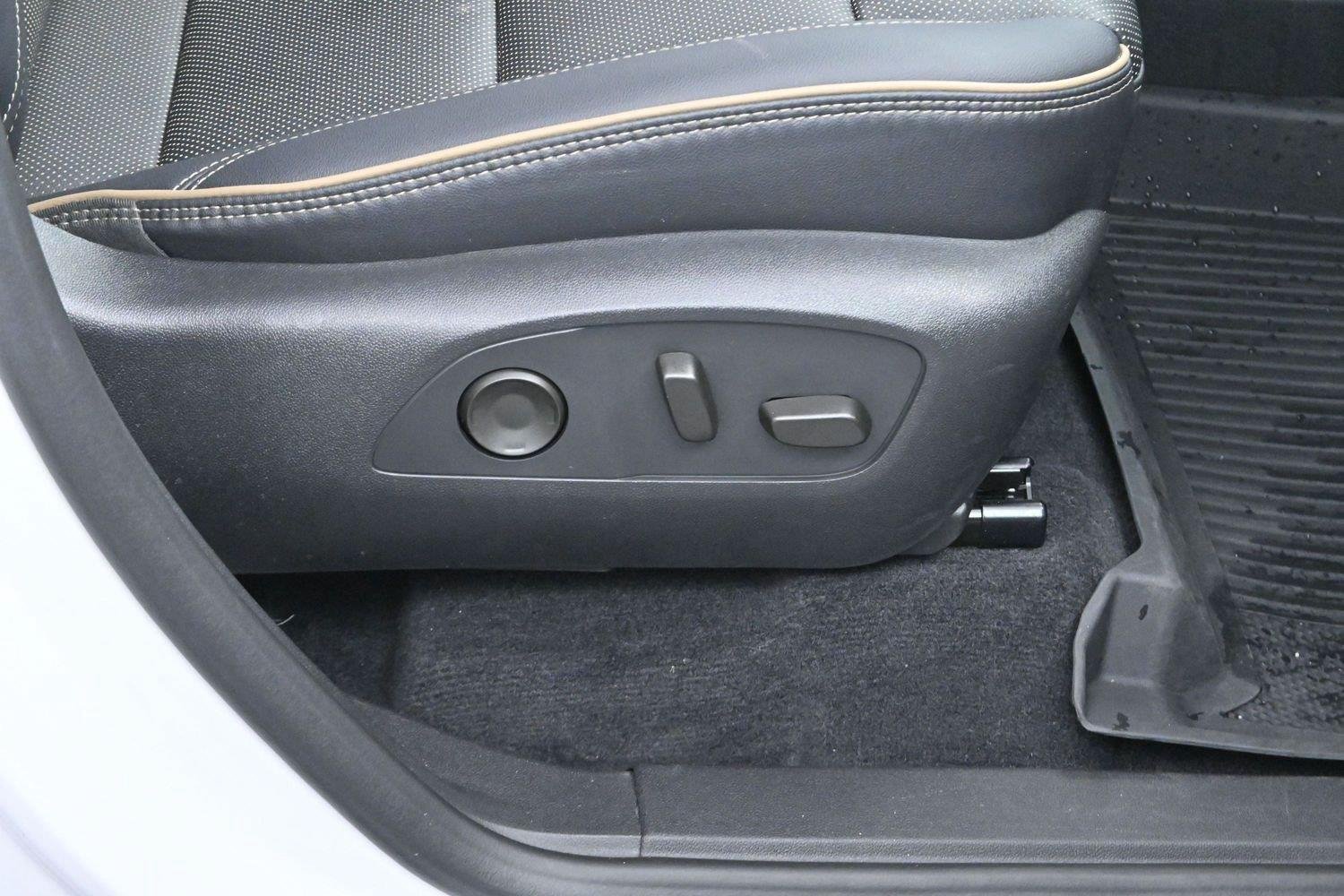 Used 2025 Chevrolet Traverse High Country FWD image 33
