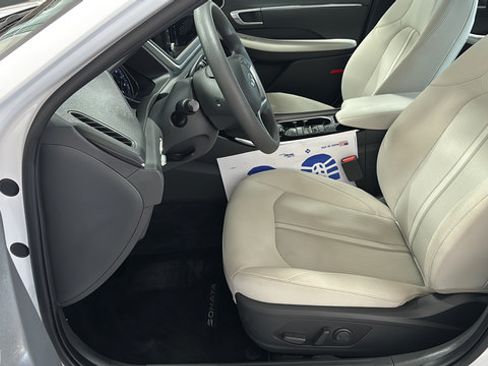 Used 2023 Hyundai Sonata SEL w/ Preferred Accessory Package FWD image 11