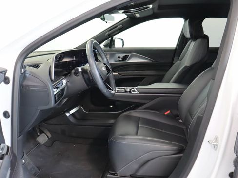 Used 2024 Cadillac Lyriq Tech RWD image 8