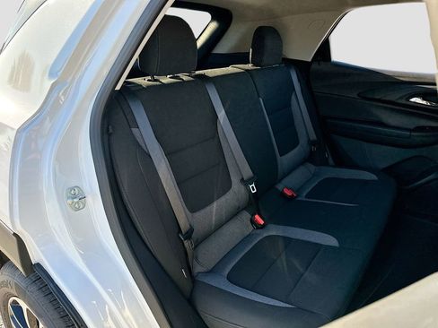 Used 2024 Chevrolet TrailBlazer LT w/ Driver Confidence Package image 24