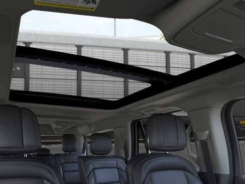 New 2026 Lincoln Navigator L Reserve AWD/4WD image 22