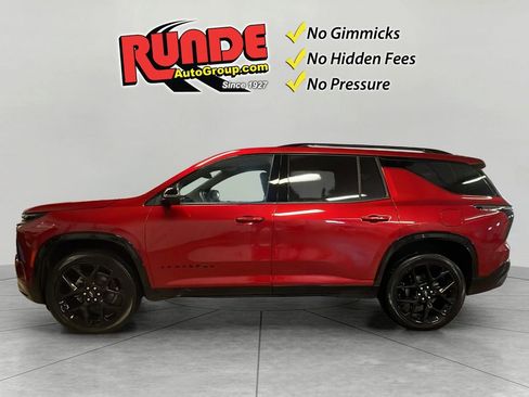 Used 2025 Chevrolet Traverse RS w/ LPO, Floor Liner Package AWD/4WD image 3