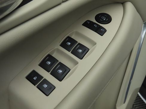 Used 2020 Cadillac Escalade Luxury w/ LPO, Radiant Package image 24