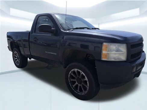 Used 2011 Chevrolet Silverado 1500 W/T RWD image 4