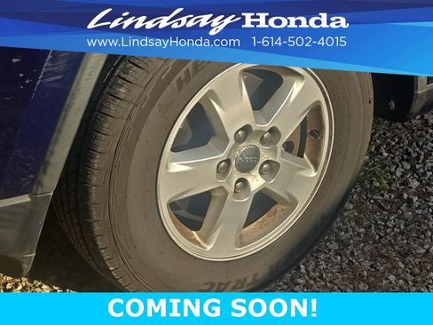 Used 2012 Jeep Grand Cherokee Laredo w/ Laredo E Group image 3
