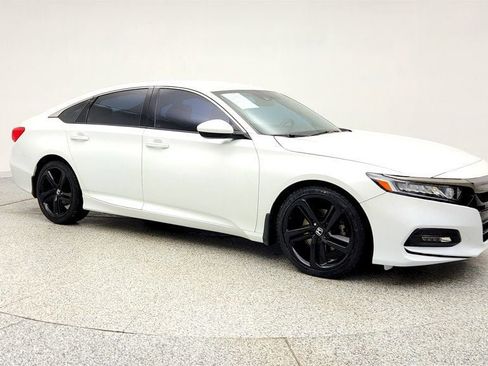Used 2019 Honda Accord Sport image 3
