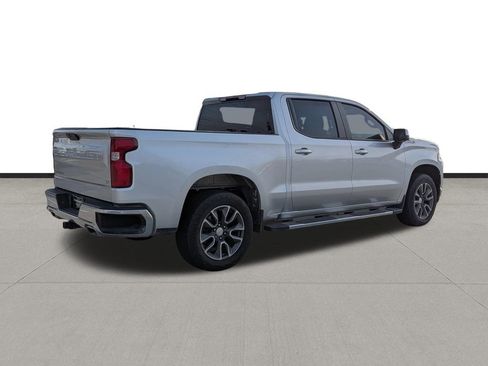 Used 2022 Chevrolet Silverado 1500 LT w/ Z71 Off-Road Package AWD/4WD image 5