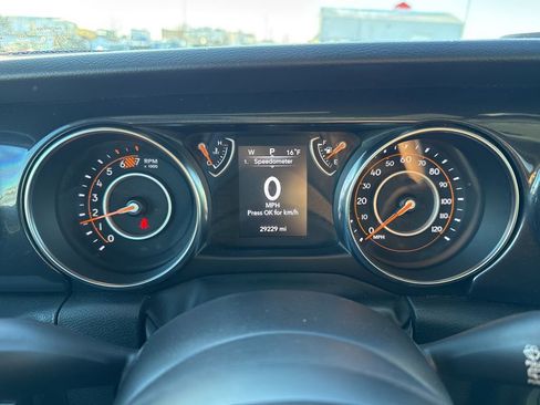 Used 2023 Jeep Wrangler Sport image 17