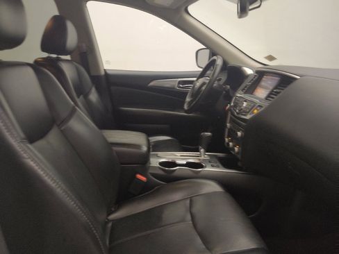 Used 2019 Nissan Pathfinder SL FWD image 21