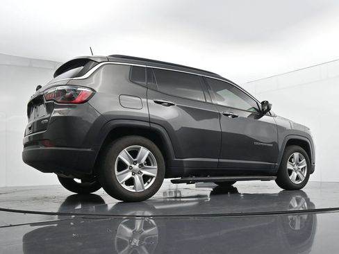 Used 2022 Jeep Compass Latitude FWD image 23
