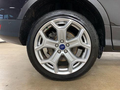 Used 2019 Ford Escape Titanium image 37