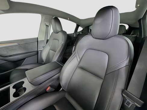 Used 2023 Tesla Model Y Long Range image 10