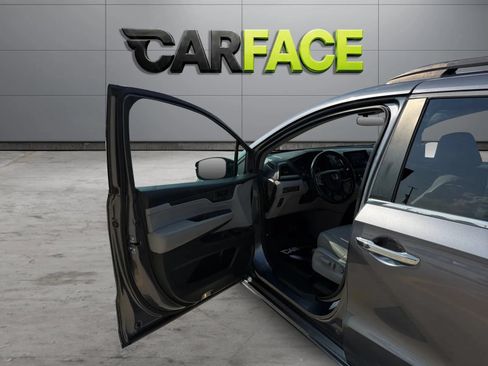 Used 2018 Honda Odyssey Touring image 15