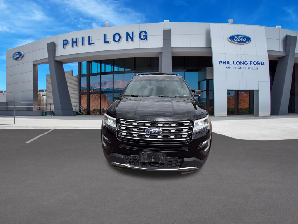 Used 2017 Ford Explorer XLT w/ Equipment Group 202A AWD/4WD image 9