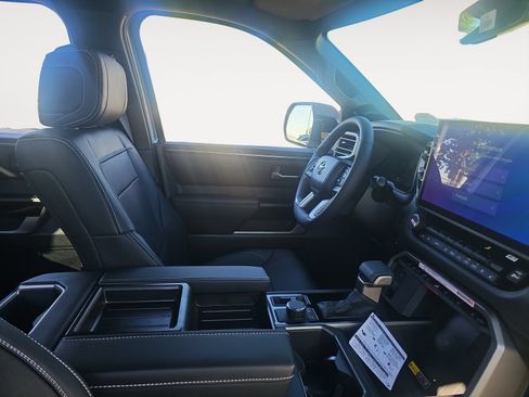 Certified 2026 Toyota Tundra Limited AWD/4WD image 15