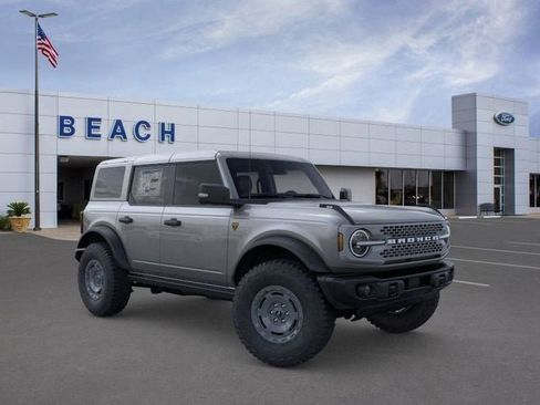 New 2025 Ford Bronco Badlands image 7