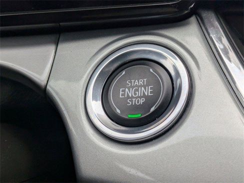 Certified 2025 Chevrolet Trax LT w/ LT Convenience Package image 29