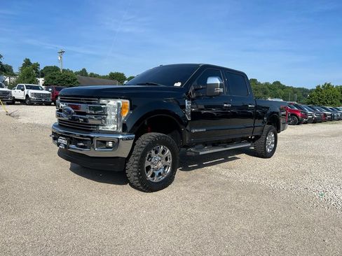 Used 2017 Ford F250 Lariat w/ Lariat Ultimate Package AWD/4WD image 4