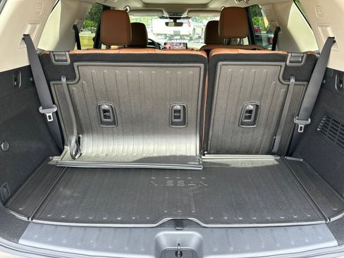 New 2026 Nissan Pathfinder Platinum FWD image 17