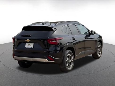 Used 2025 Chevrolet Trax LT image 12