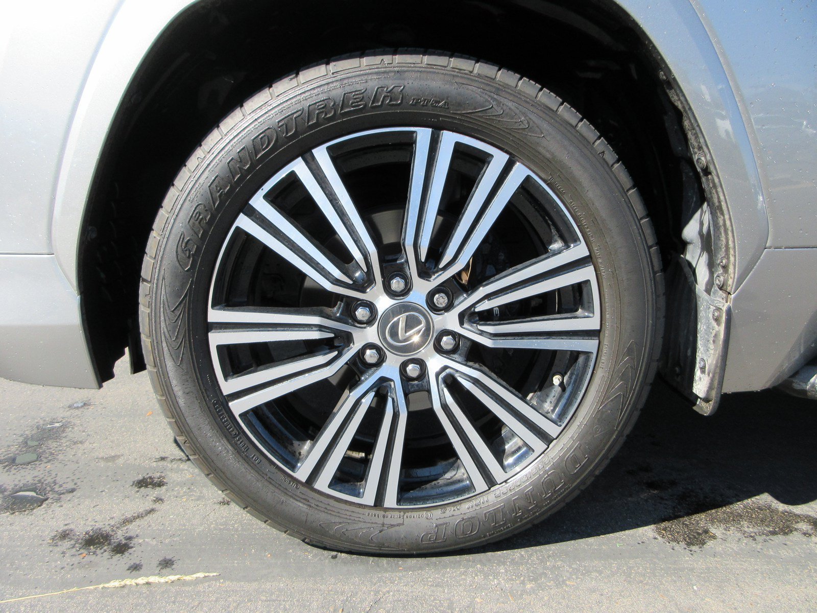 Used 2023 Lexus LX 600 4WD w/ Luxury Package image 18