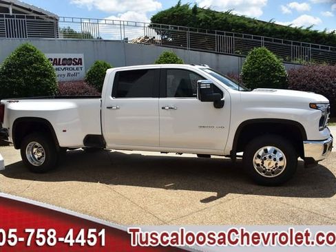 New 2026 Chevrolet Silverado 3500 LTZ w/ LTZ Plus Package AWD/4WD image 11