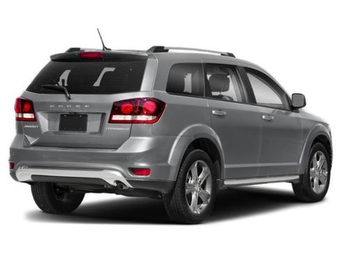 Used 2019 Dodge Journey Crossroad FWD image 2